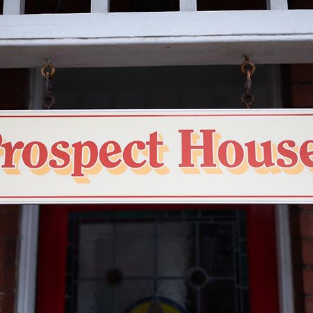 Отель Prospect House Уитби Экстерьер фото