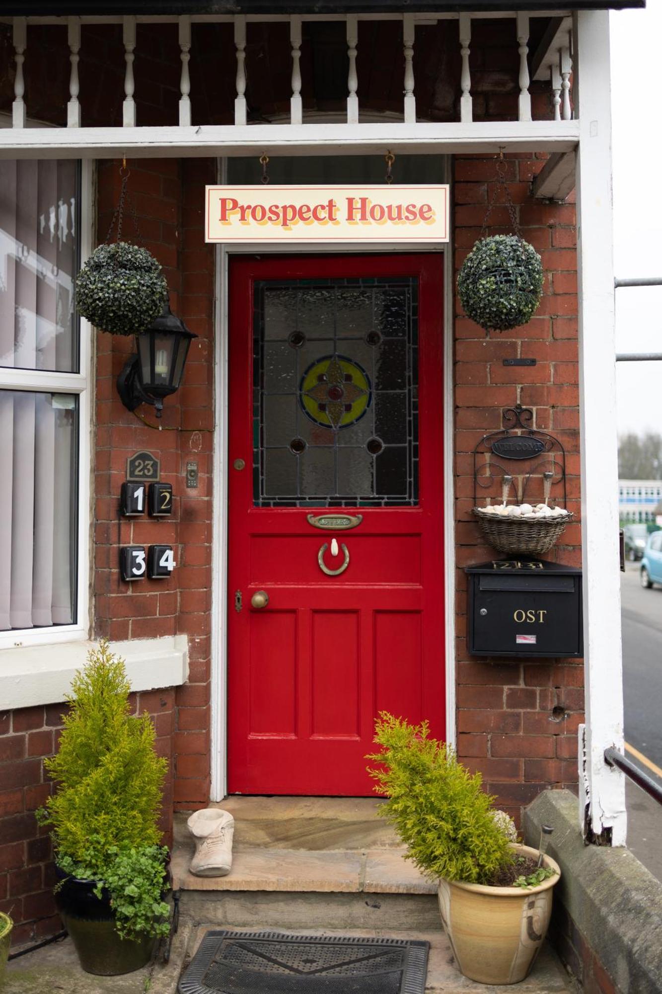 Отель Prospect House Уитби Экстерьер фото